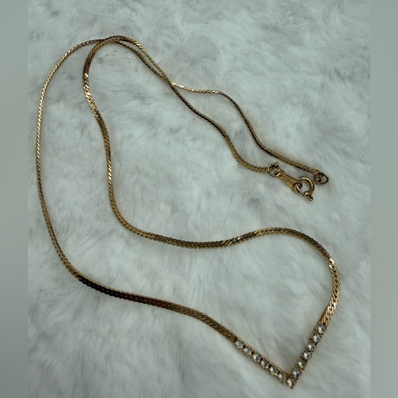 Vintage Avon gold-tone V-shaped pendant accented with clear crystal rhinestones - Picture 8 of 9